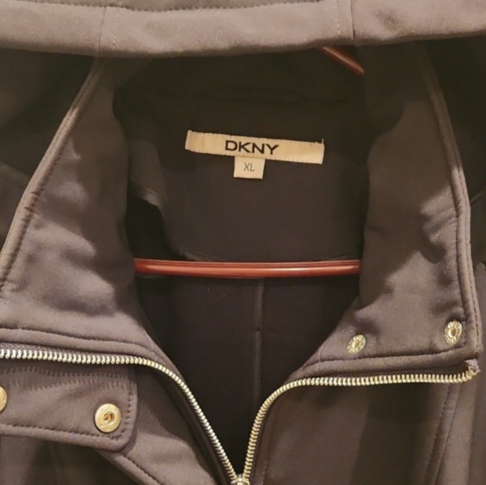 DKNY